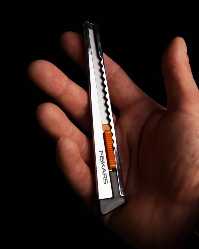 Nóż segmentowy fiskars 9mm