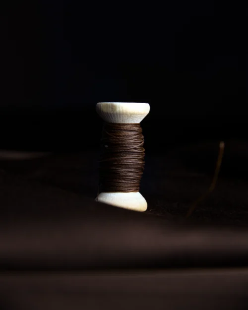 NIĆ DO SZYCIA SKÓRY WEIXIN 0,45 MM - BRĄZOWA