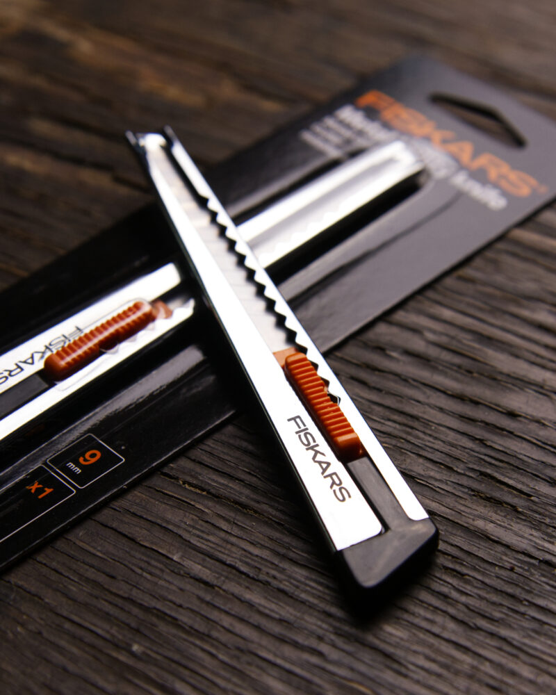 Nóż segmentowy fiskars 9mm